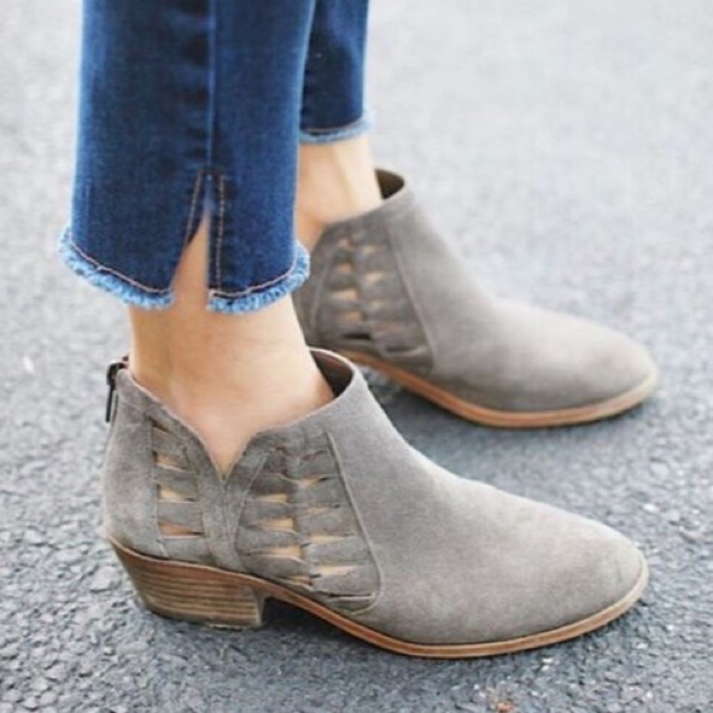 Vince Camuto Peera Cutout Ankle Bootie Boots Suede Leather Size 7 Grey